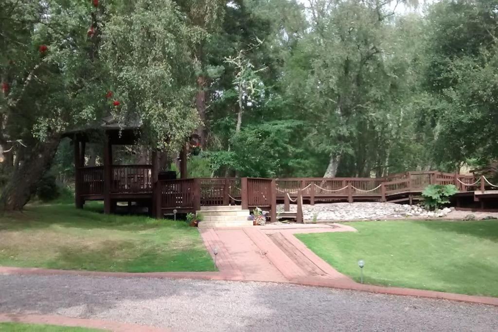 Bed and Breakfast 7 Burnside House Kilmorack Екстер'єр фото